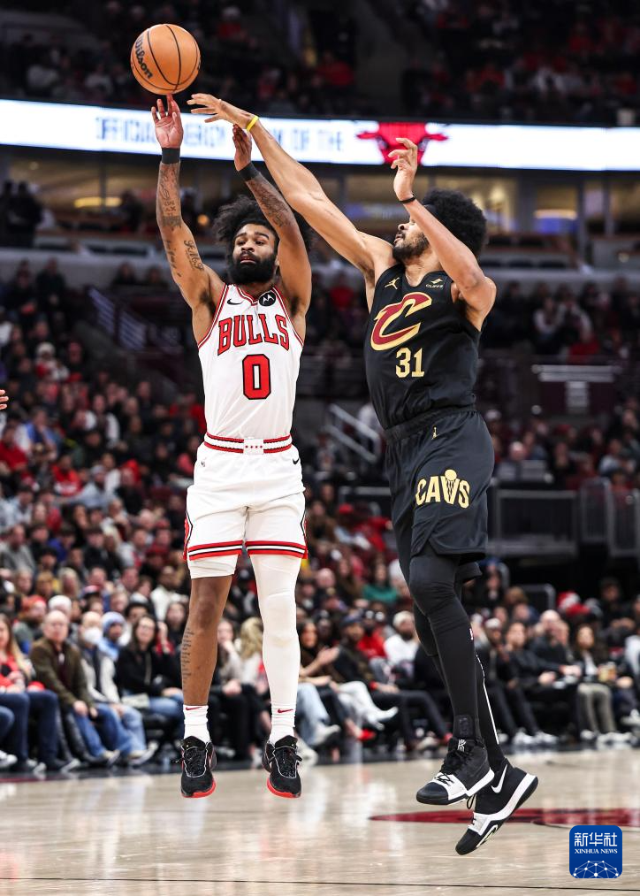 关于今夜上海久事强势反弹风云突变那不勒斯赛前强势反弹，媒体一致点评：赛后芝加哥公牛调整名单以备国王杯的信息